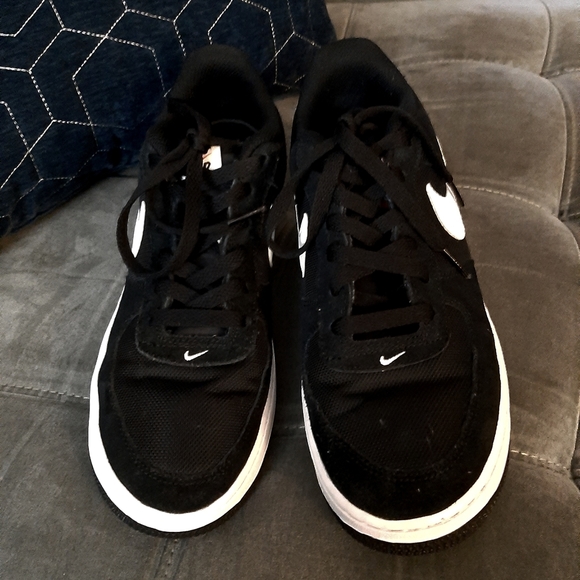 Nike Air Force 1 - Picture 3 of 4